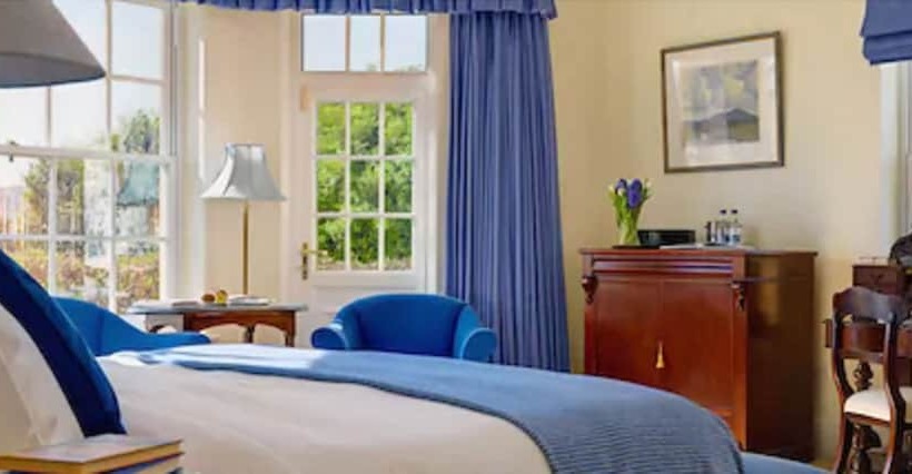 חדר דלוקס, Emlagh House