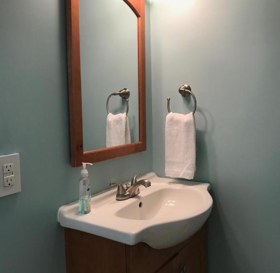 Номер Стандарт Вид на Озеро, Beachcomber Inn