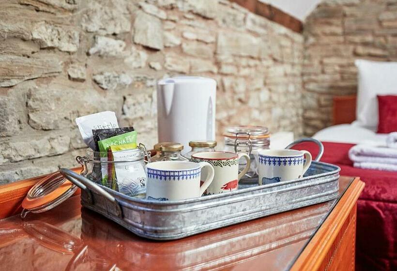 Номер Стандарт, The Bateman Arms At Shobdon