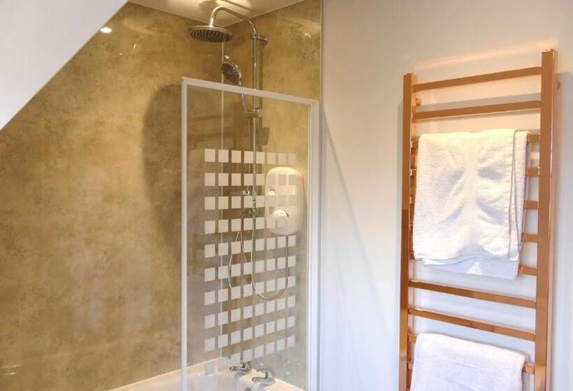 디럭스 룸, Elms Farm