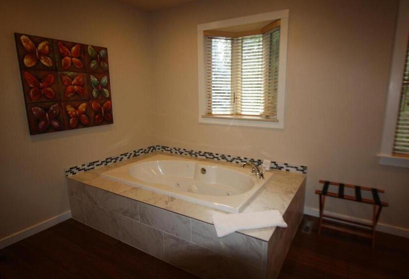 디럭스 스위트, The Inn At Shasta Lake