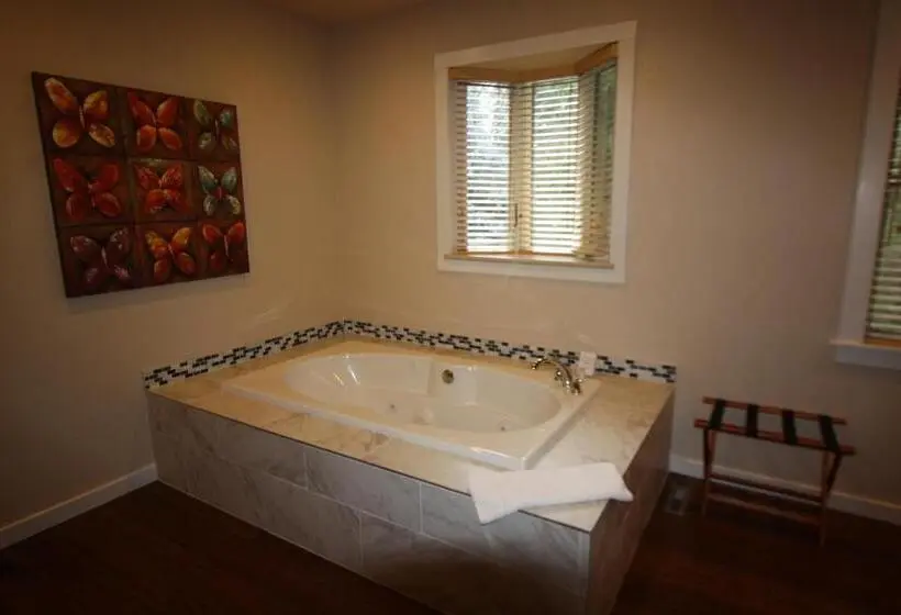 デラックススイート, The Inn At Shasta Lake