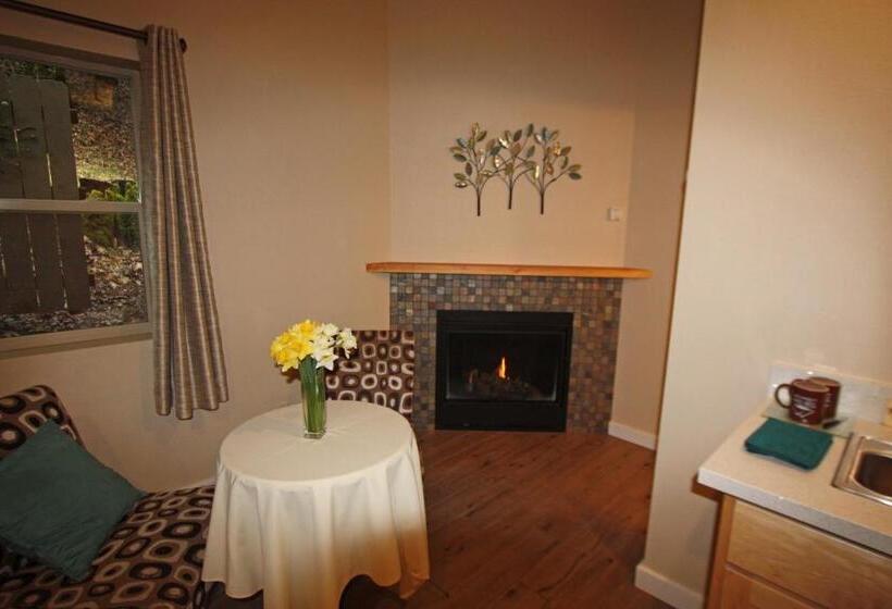 디럭스 룸 킹사이즈 침대, The Inn At Shasta Lake