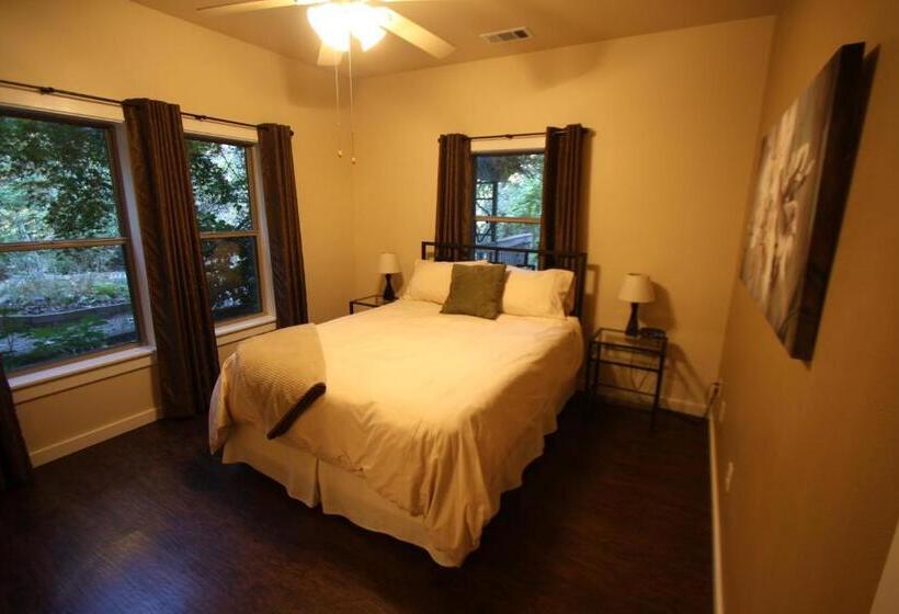 디럭스 스위트, The Inn At Shasta Lake