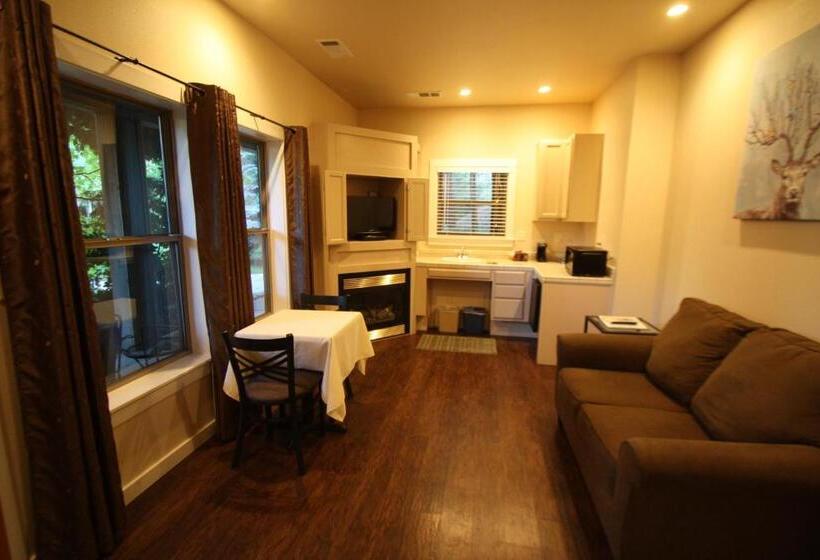 디럭스 스위트, The Inn At Shasta Lake