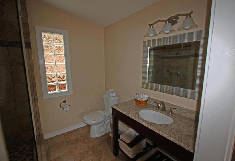 샬레, The Inn At Shasta Lake