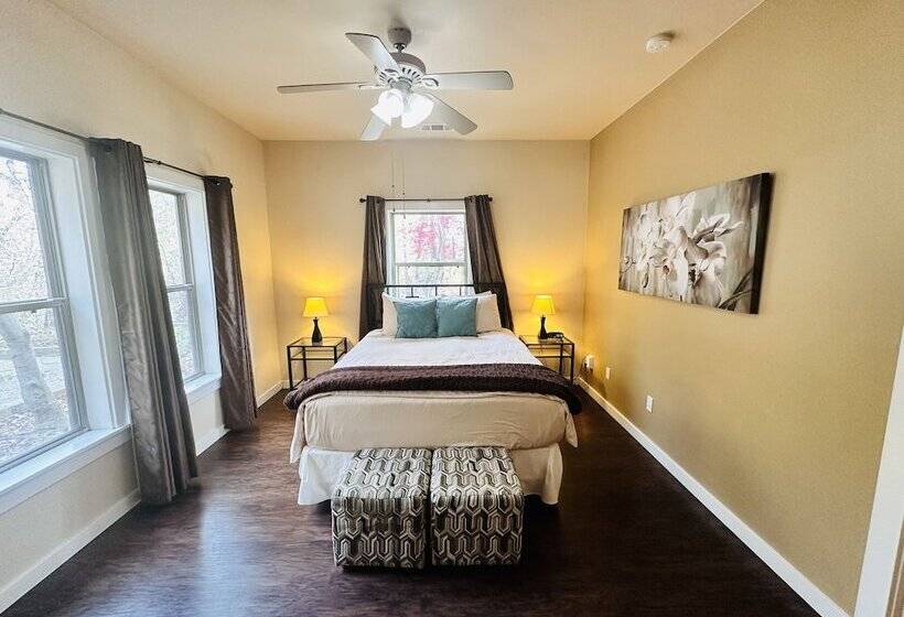 디럭스 스위트, The Inn At Shasta Lake