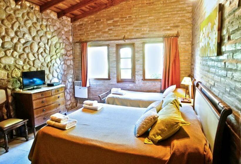 غرفة قياسية ثلاثية, Granja El Aromo