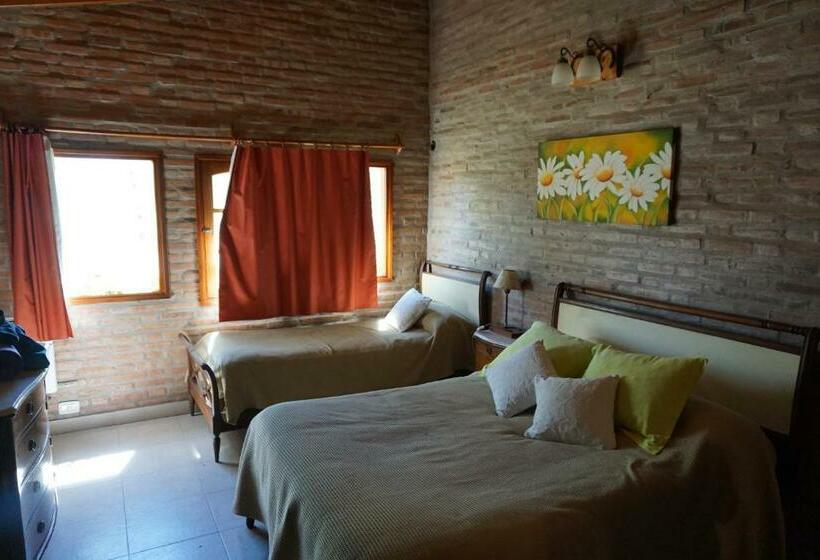 غرفة قياسية ثلاثية, Granja El Aromo