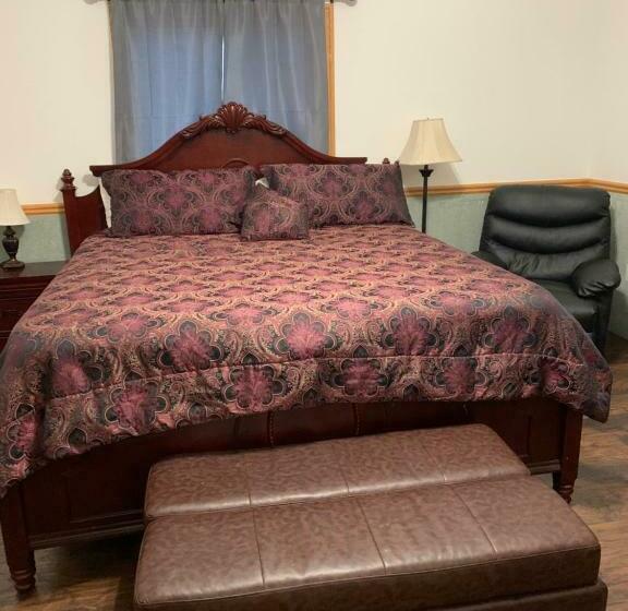 غرفة قياسية سرير كينج لذوى الإحتياجات الخاصة, Zion S Most Wanted