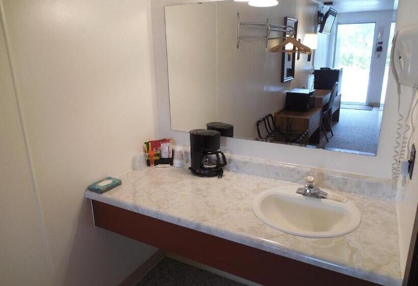 غرفه قياسيه سريرين مزدوجين, Motel 70