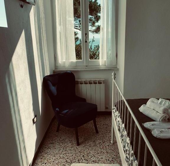 이코노미 룸, Corniglia Dreams