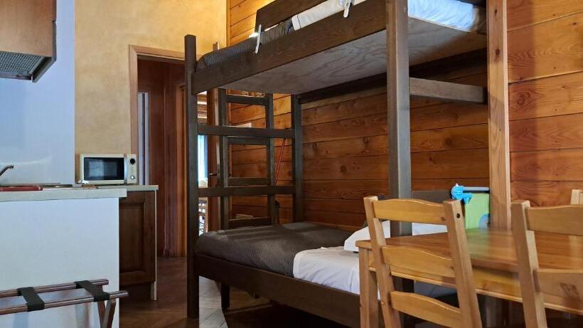 חדר סטנדרט לארבעה, Trout Lodge