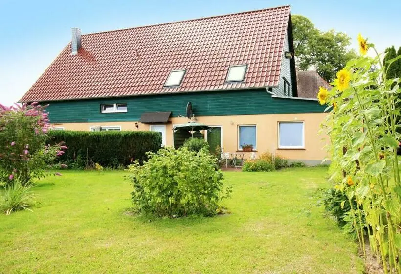 スタンダードスタジオ, Pension Lindenhof