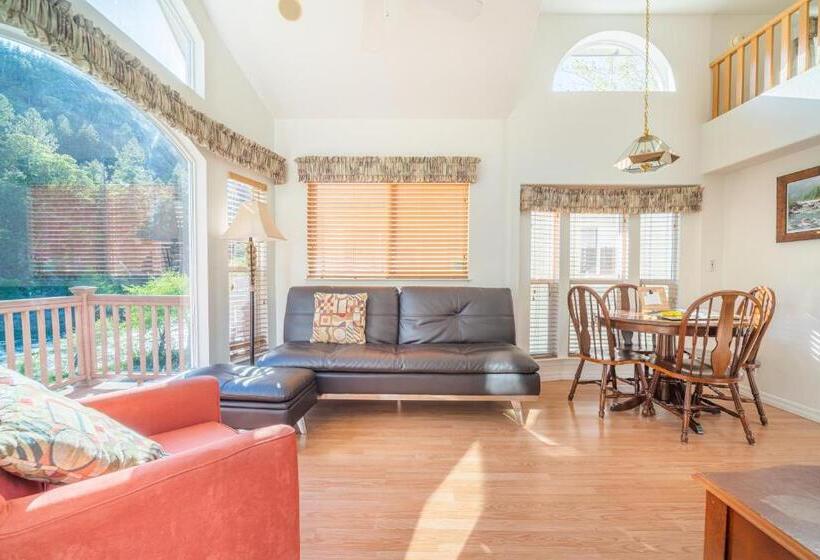 בית, חדר שינה 1, Strawhouse Resorts