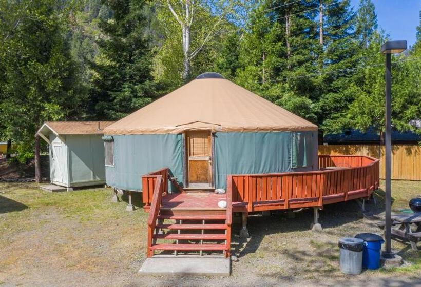 Standard Tent, Strawhouse Resorts