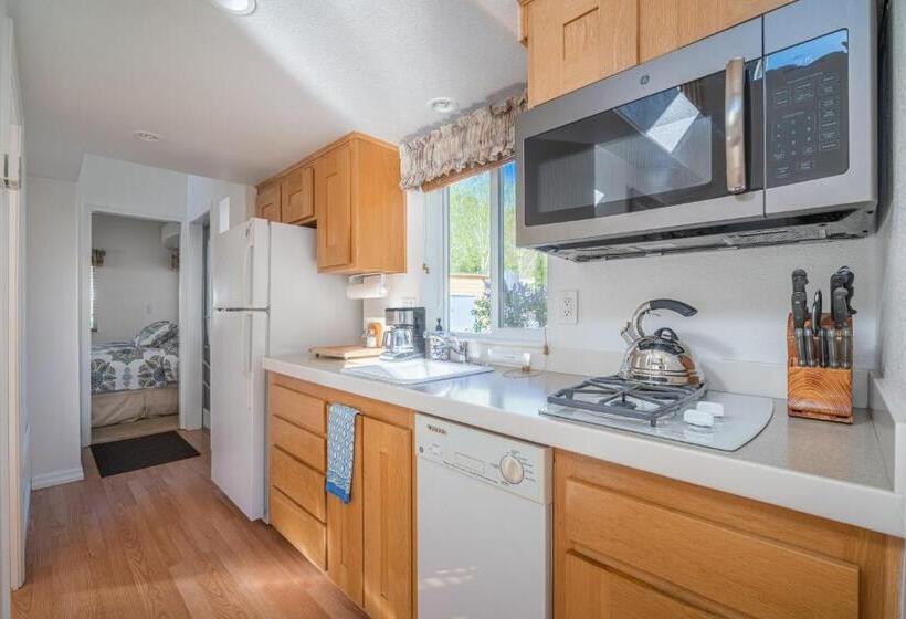 בית, חדר שינה 1, Strawhouse Resorts