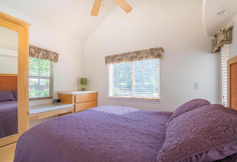 בית, חדר שינה 1, Strawhouse Resorts