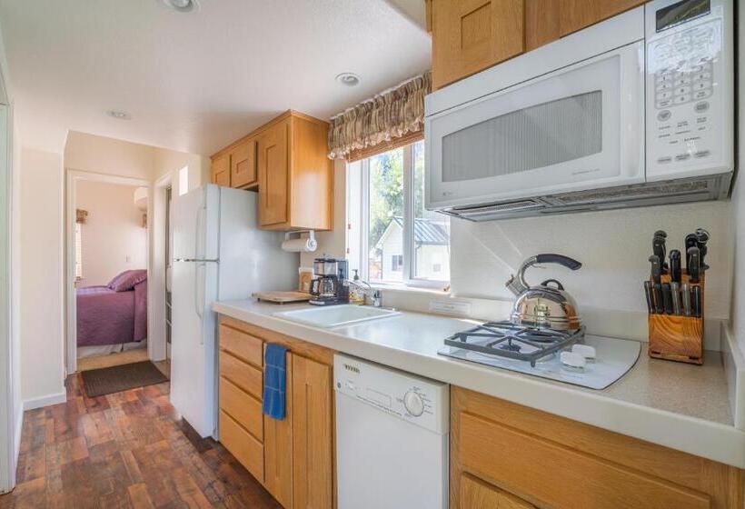 בית, חדר שינה 1, Strawhouse Resorts