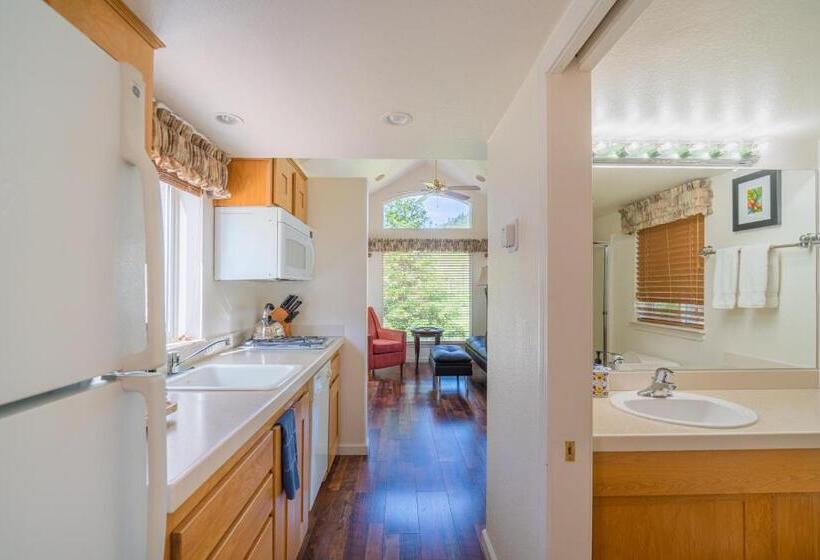 בית, חדר שינה 1, Strawhouse Resorts