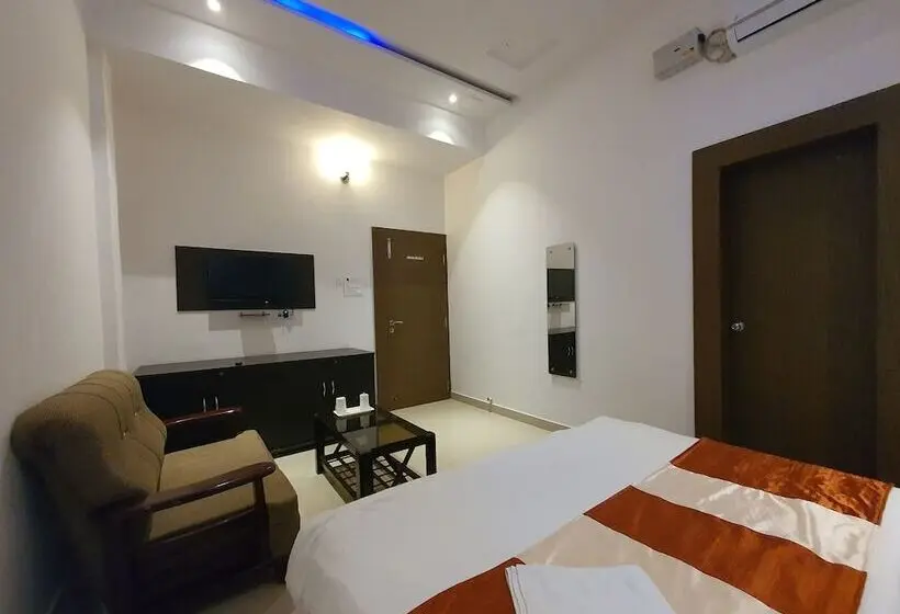 デラックスルーム, Pinaki Inn