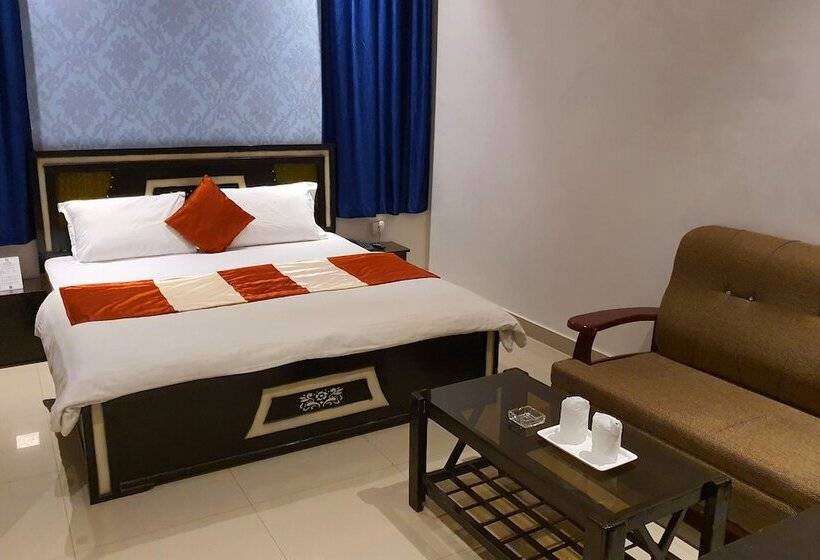 デラックスルーム, Pinaki Inn