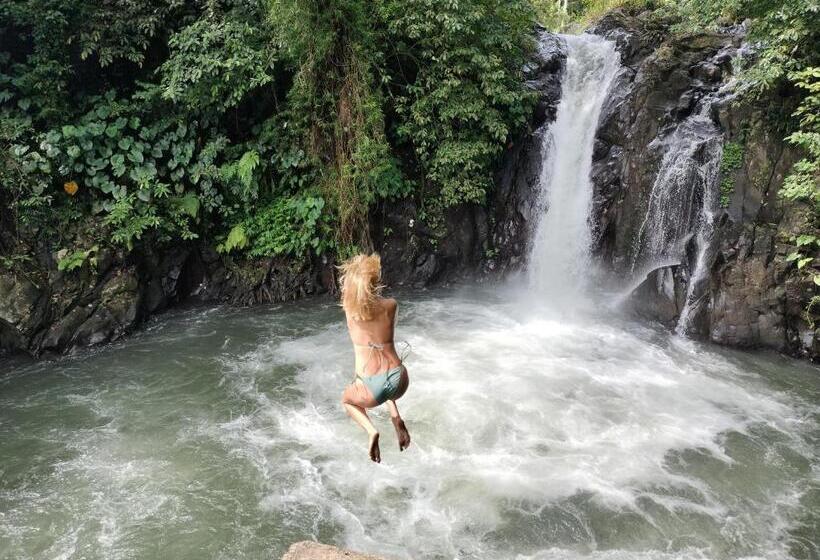 חדר אקונומי, D Kailash Retreat