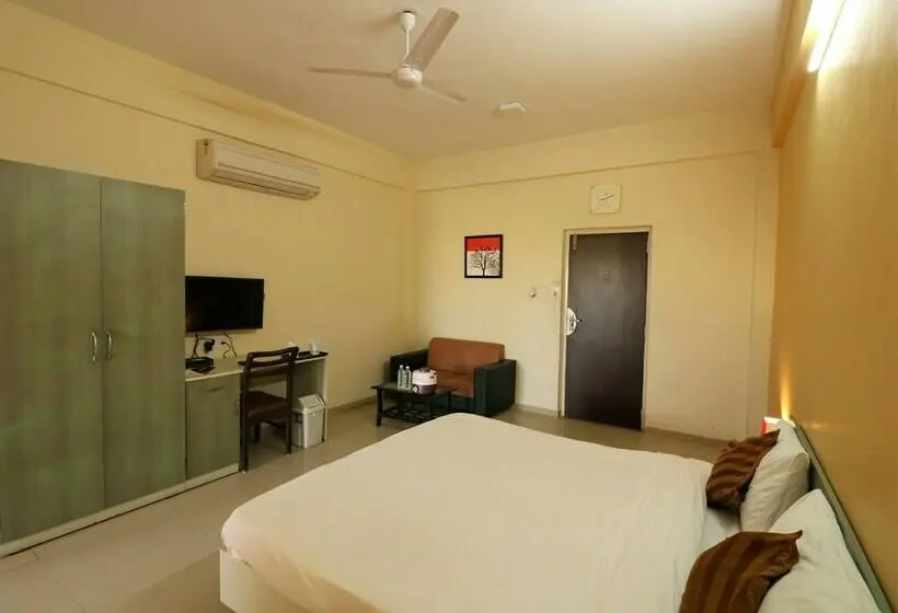 ダブルベッドスタンダードルーム, Goverdhan Greens Resort Dwarka L Hotels In Dwarka