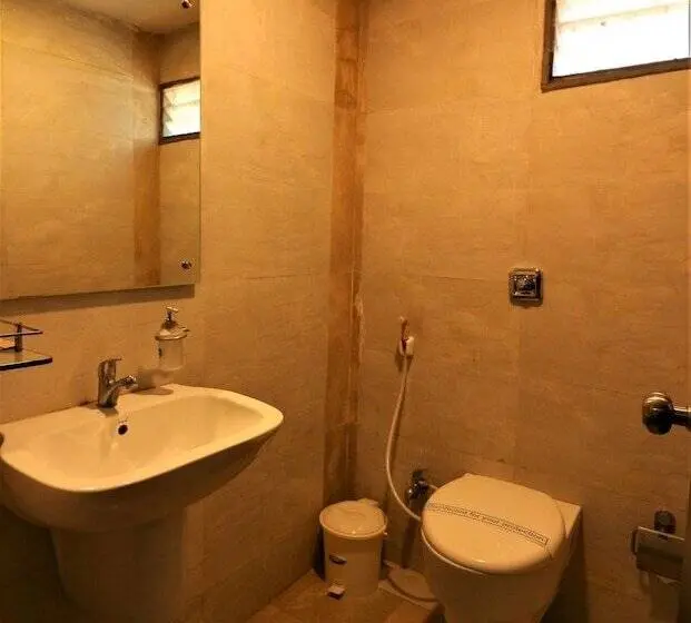 ダブルベッドスタンダードルーム, Goverdhan Greens Resort Dwarka L Hotels In Dwarka