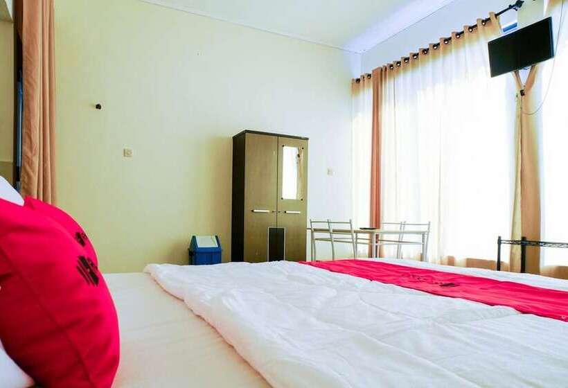 Номер Deluxe, Reddoorz Near Stab Syailendra Kopeng