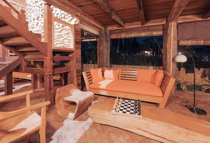 豪华洋房, Agaliving Medewi