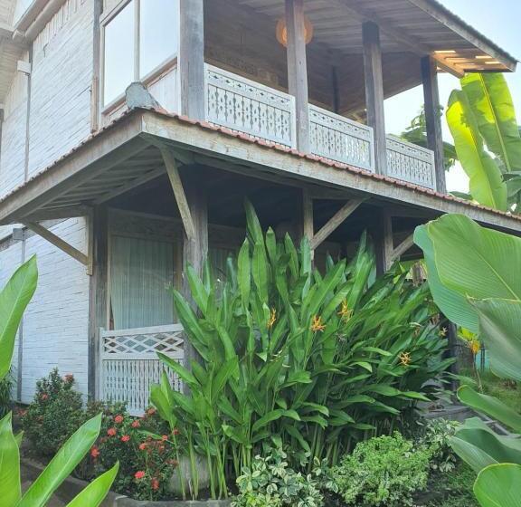 家庭间, Agaliving Medewi