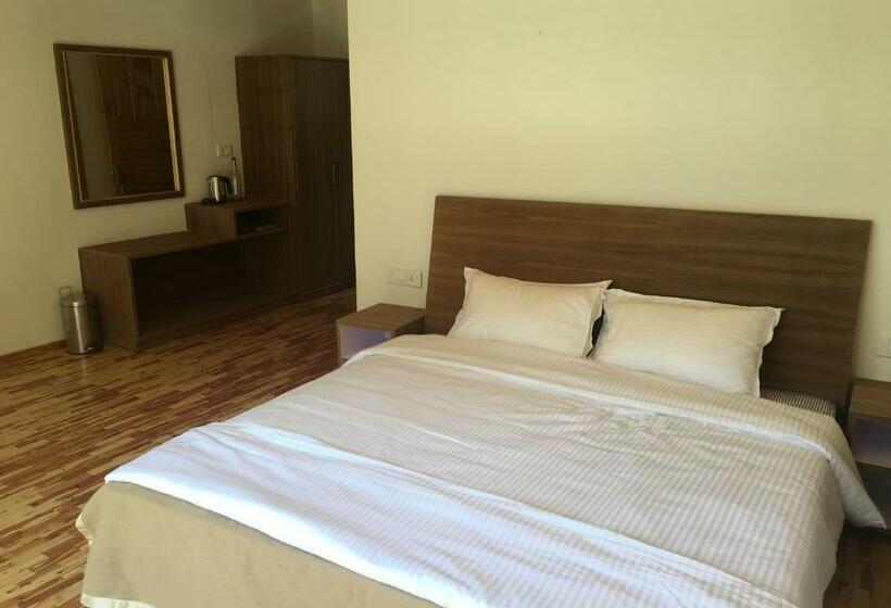 Номер Стандарт Вид на Горы, Gemoor Khar Manor House