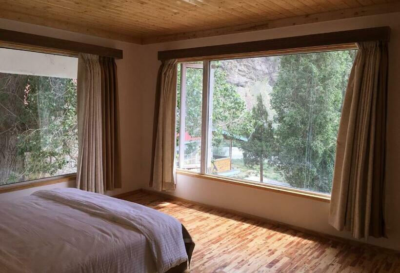 Номер Стандарт Вид на Горы, Gemoor Khar  Manor House