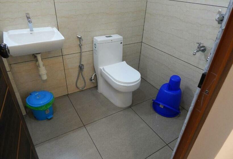 غرفة ديلوكس سرير كينج, Hisham Residency