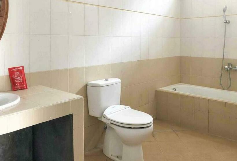 חדר דלוקס, Reddoorz @ Batubulan Gianyar