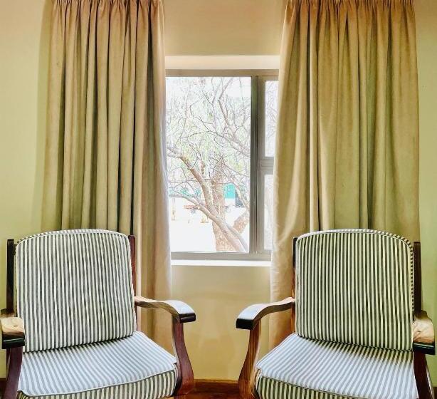 إستوديو قياسى, Travalia Guest Farm