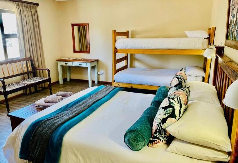 غرفة قياسية رباعية, Travalia Guest Farm