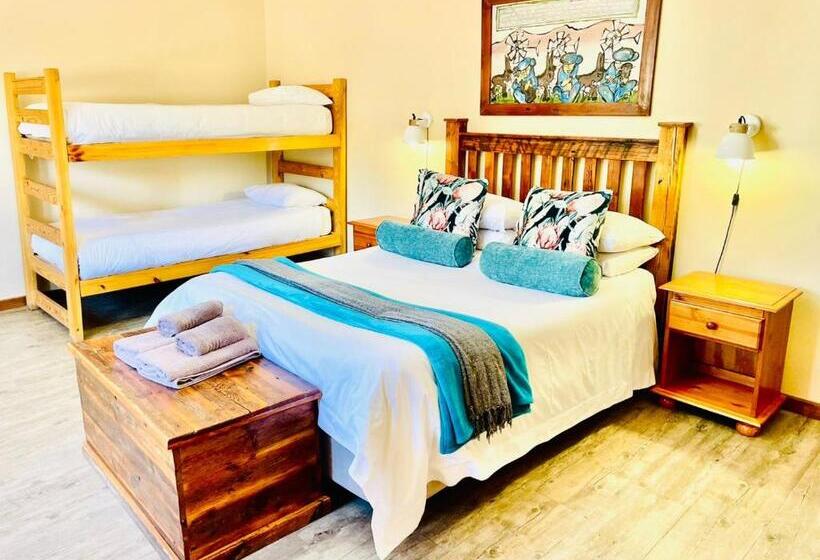 غرفة قياسية رباعية, Travalia Guest Farm