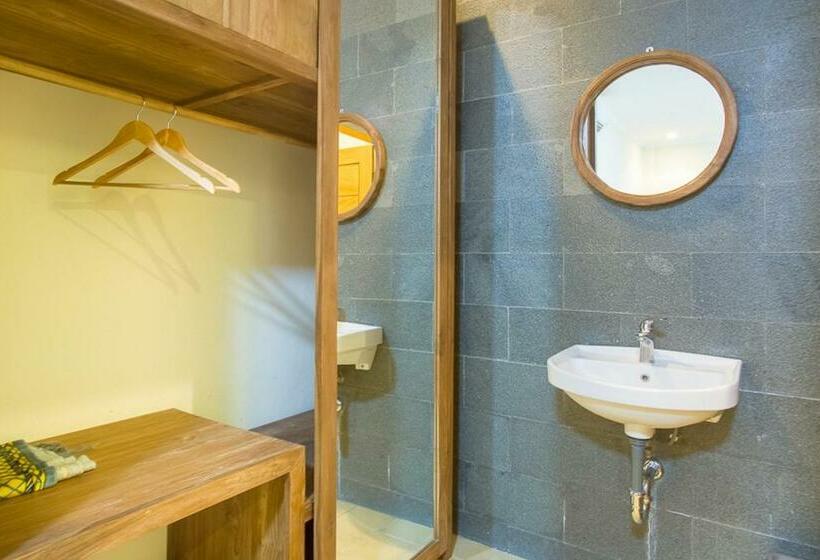 Standard Szoba, Reddoorz @ Letjend S. Parman Pacitan