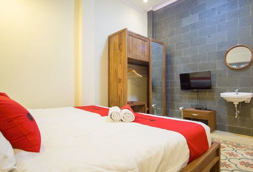 Номер Стандарт, Reddoorz @ Letjend S. Parman Pacitan