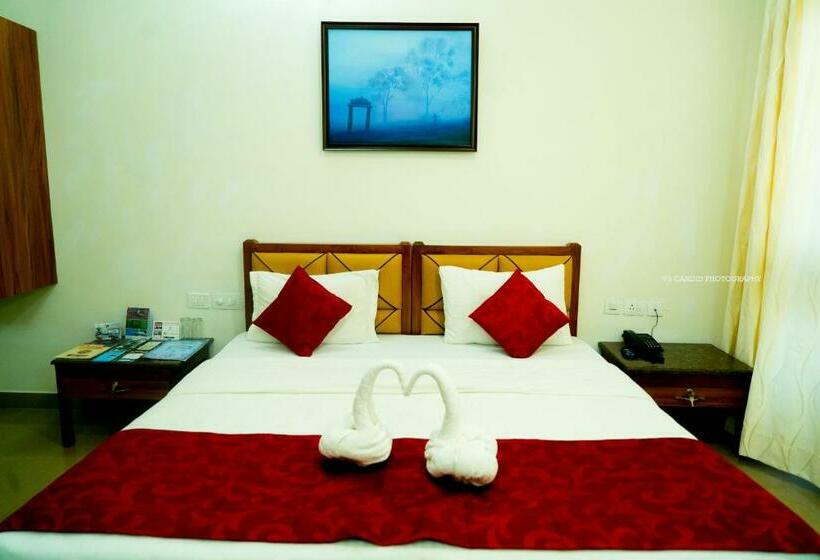 豪华房间, Kstdc Hotel Mayura Pine Top Nandi Hills