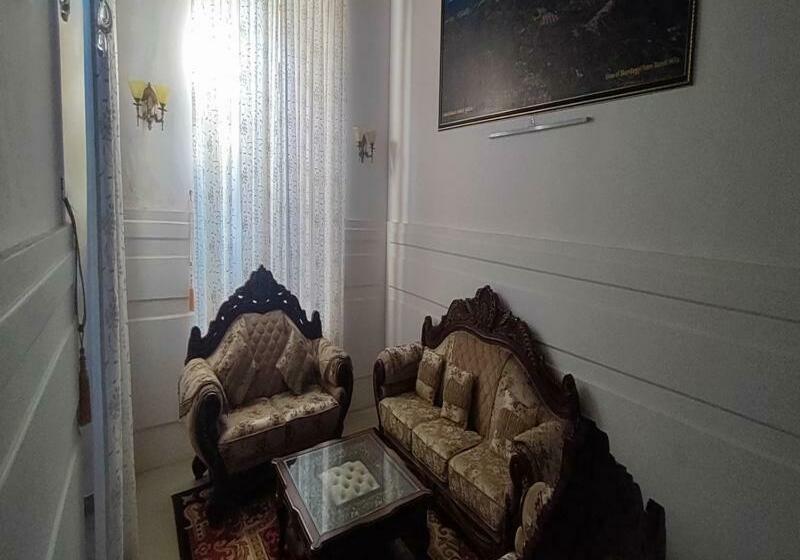 סוויטה דלוקס, Kstdc Hotel Mayura Pine Top Nandi Hills