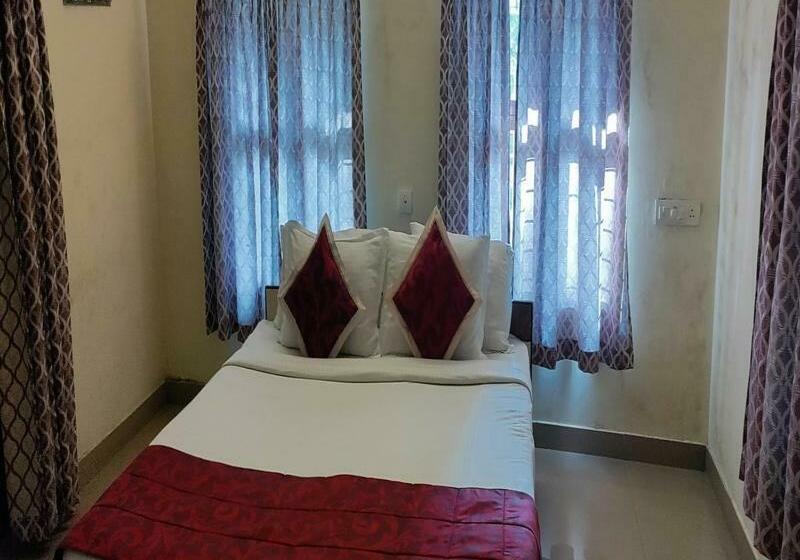豪华房间, Kstdc Hotel Mayura Pine Top Nandi Hills