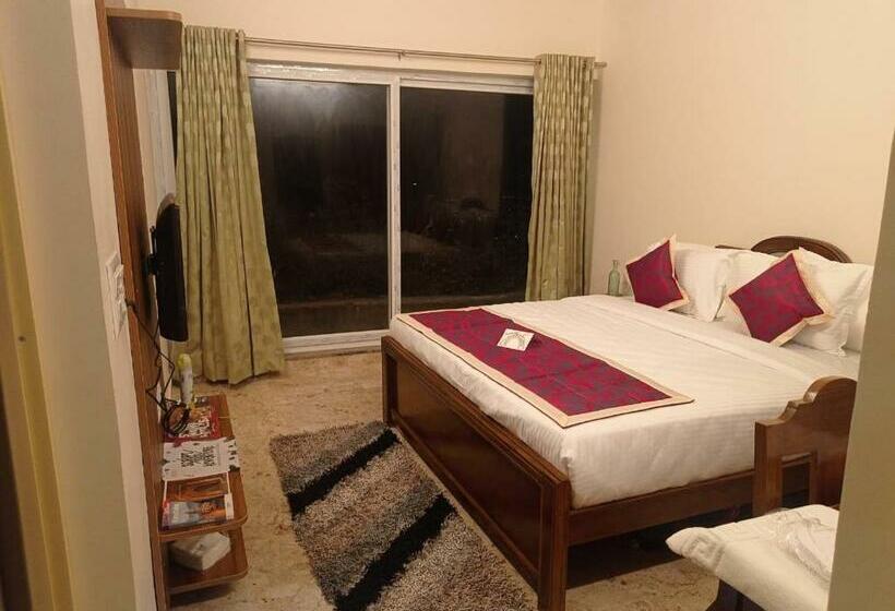 חדר דחוקס עם מיטת קינג, Kstdc Hotel Mayura Pine Top Nandi Hills