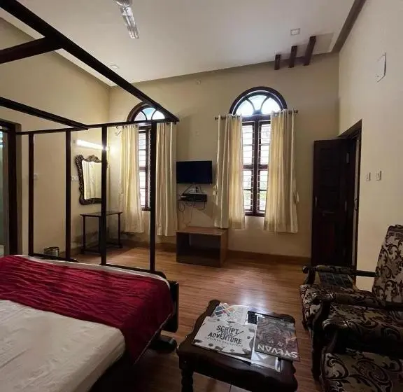 デラックスルーム, Kstdc Hotel Mayura Pine Top Nandi Hills