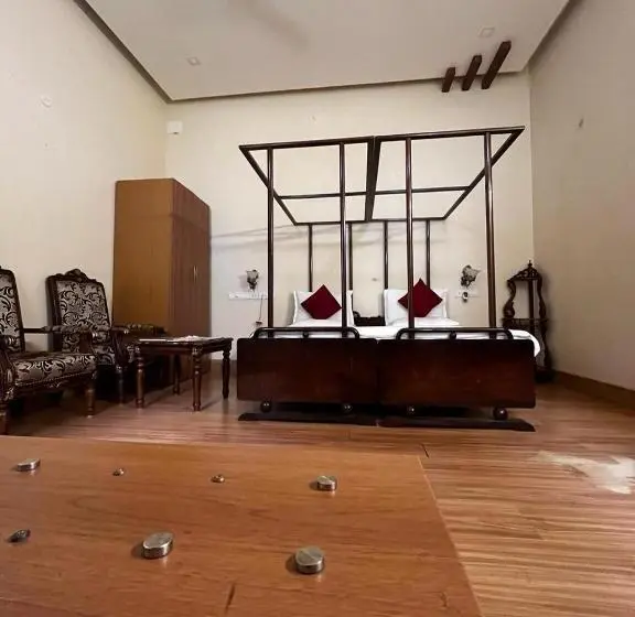 デラックスルーム, Kstdc Hotel Mayura Pine Top Nandi Hills