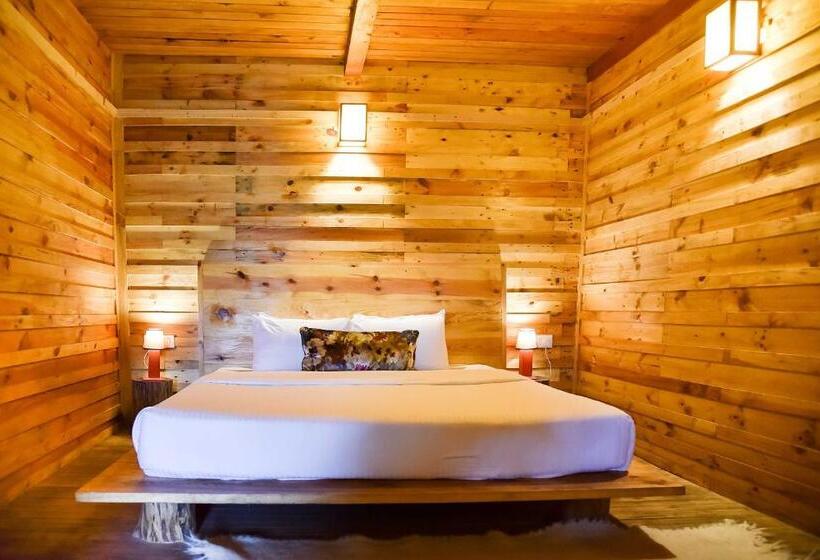 کلبه ییلاقی, Suro Treehouse Resort