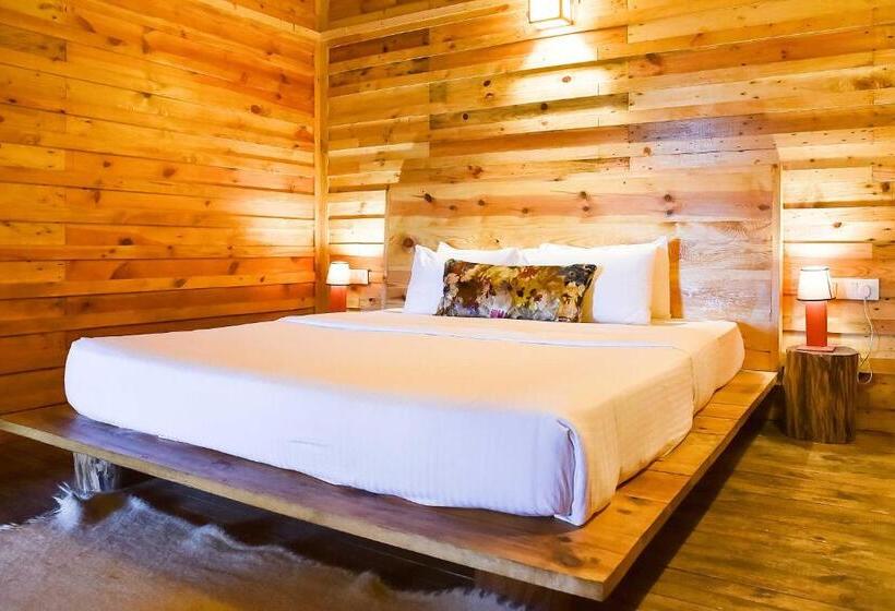 کلبه ییلاقی, Suro Treehouse Resort