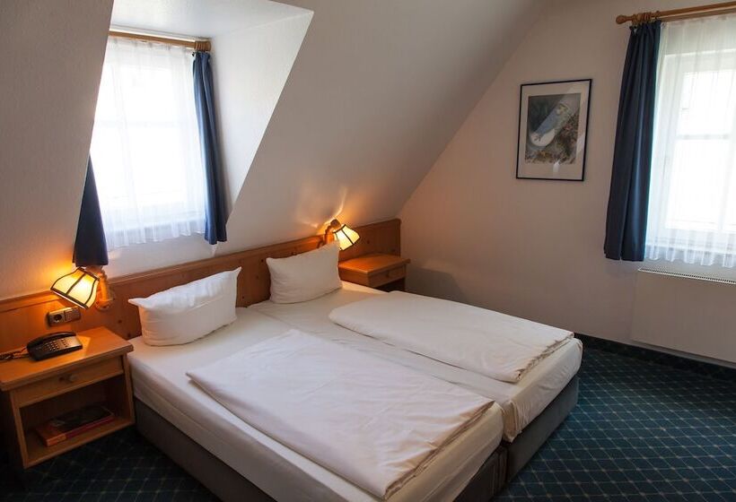 Quarto Triplo Estandar, Akzent Hotel Schranne